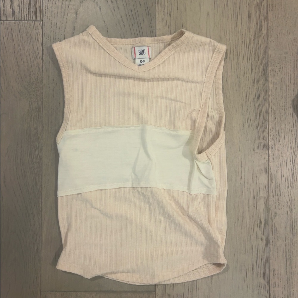 urban outfitters tank size small